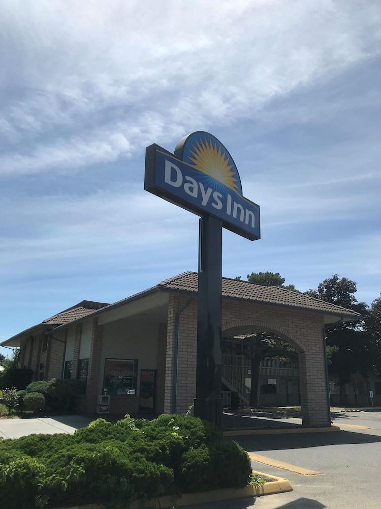 Days Inn By Wyndham Richland Ngoại thất bức ảnh